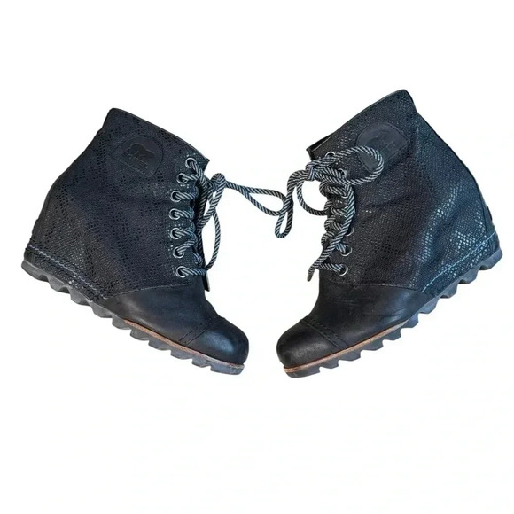 Sorel 1964 Premium Waterproof Snake Print Black Laced Wedge Boots - Picture 2 of 12